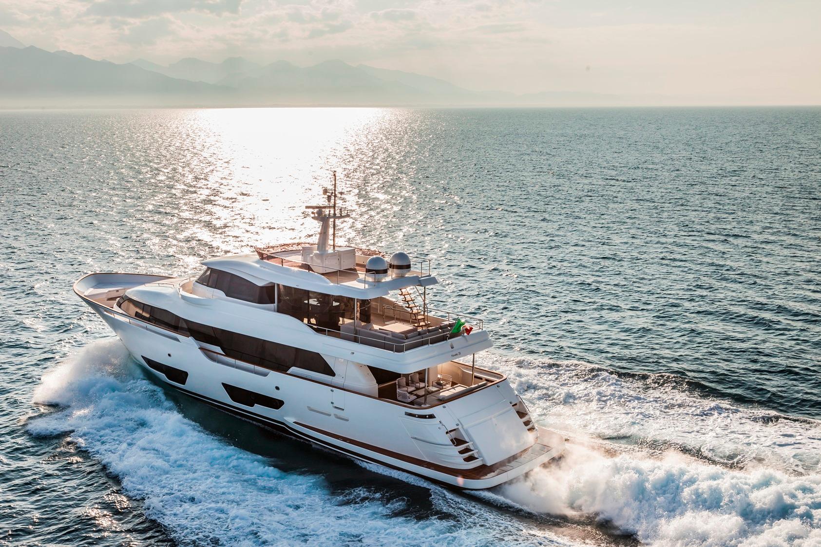 FerrettiCustomLine Navetta28 mime