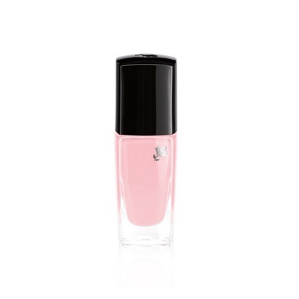 LANCOME
Vernis in Love , rosa delicato Rose Monceau  Costa: € 20,00