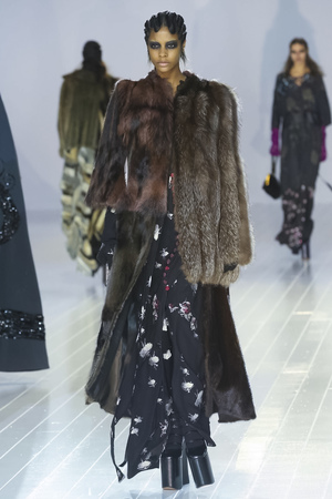 Marc Jacobs Fashion Show, Ready To Wear Fall Winter 2016 Collection in New York