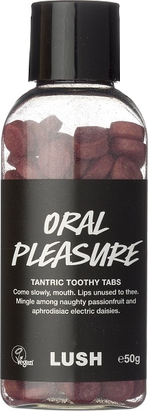 Oral Plesure: con un mix invitante di frutto della passione, olio essenziale di rosa di Damasco ed essenza assoluta di vaniglia equosolidale. €8,50.